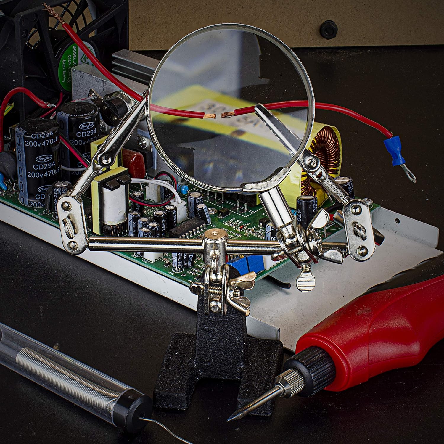 Adjustable Helping Hand with Magnifying Glass, Third Hand Solder Aid