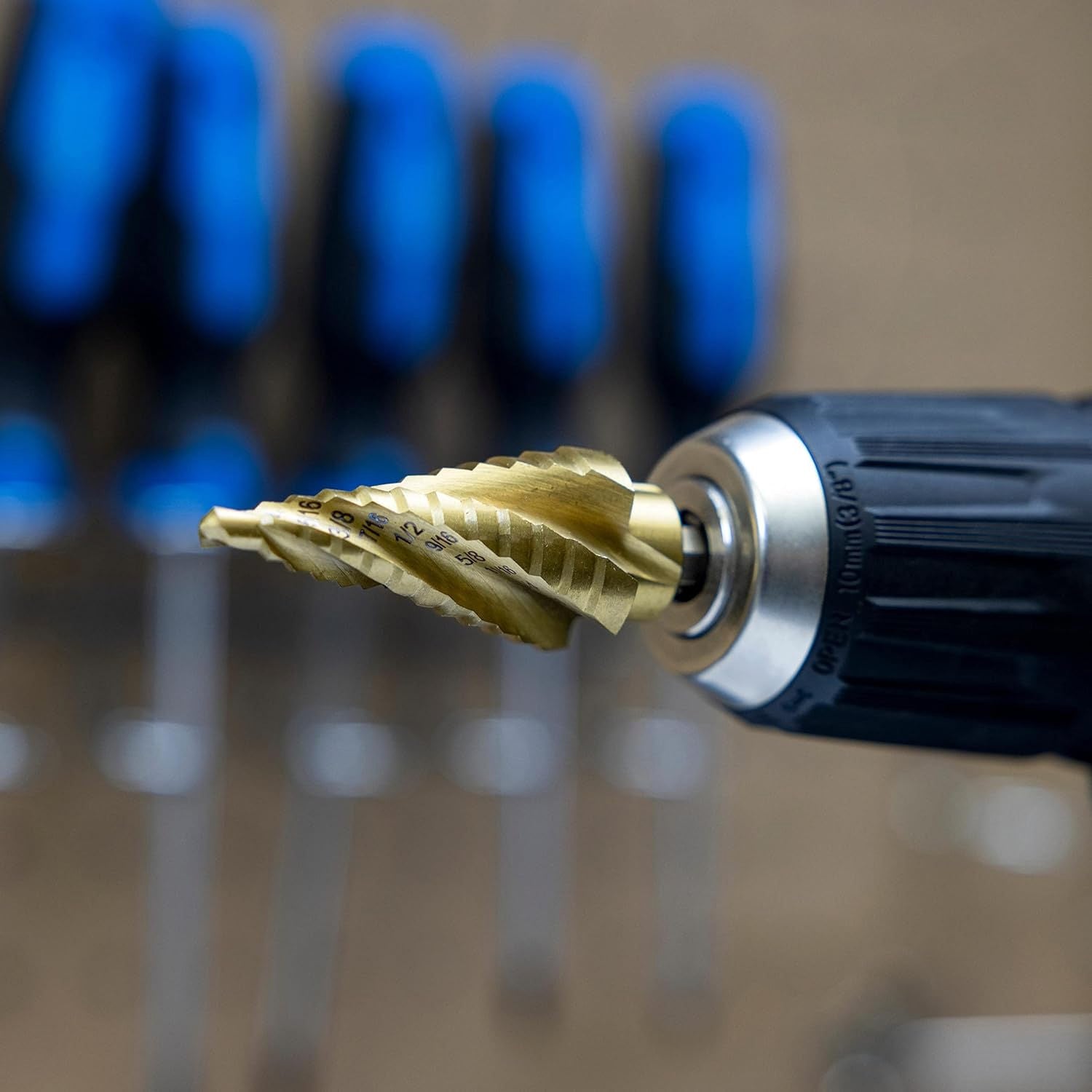 Steel Spiral Quick-Change Step Drill Bit for Metal with 4-Flute Spiral Grooved Design