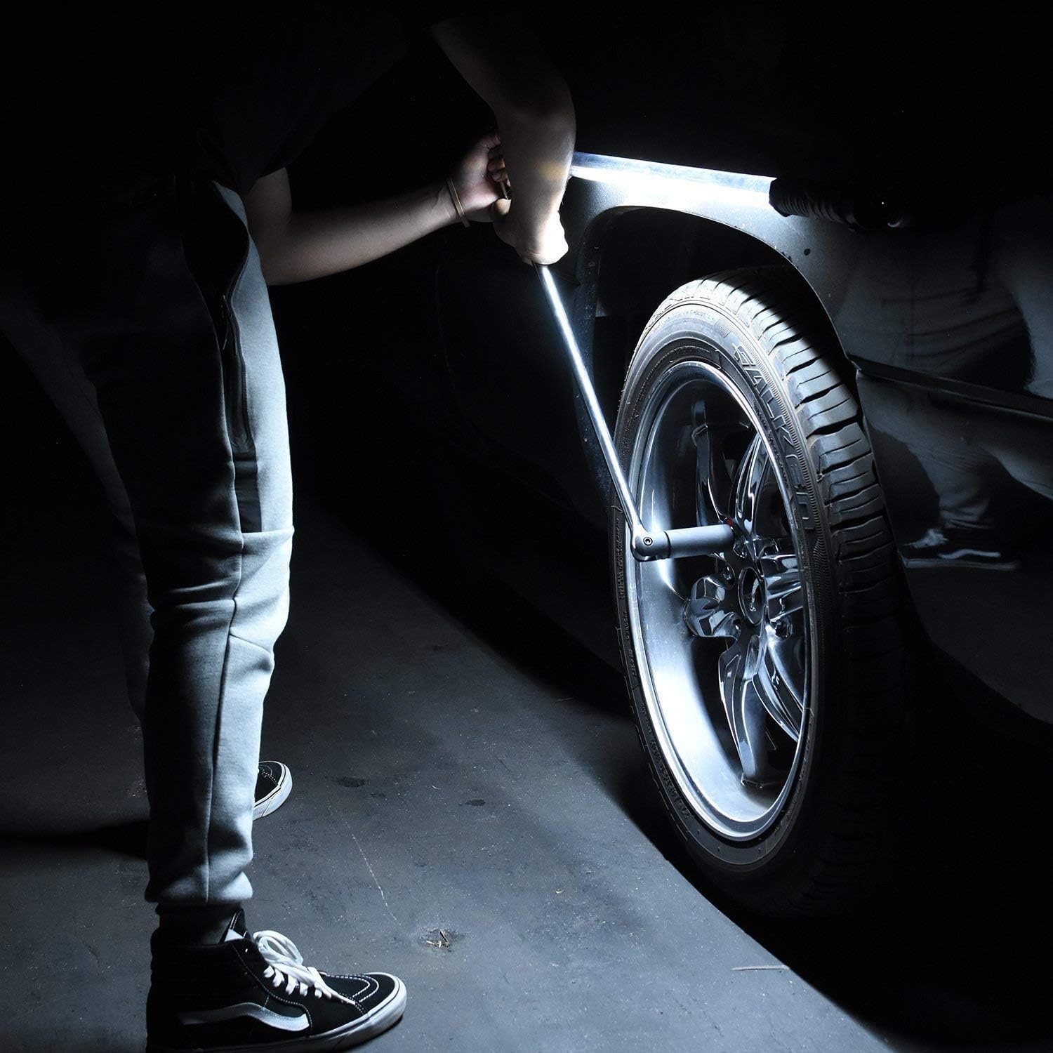 Rechargeable Cordless Underhood Work Light — 202 SMD LED, 1,200 Lumens Max