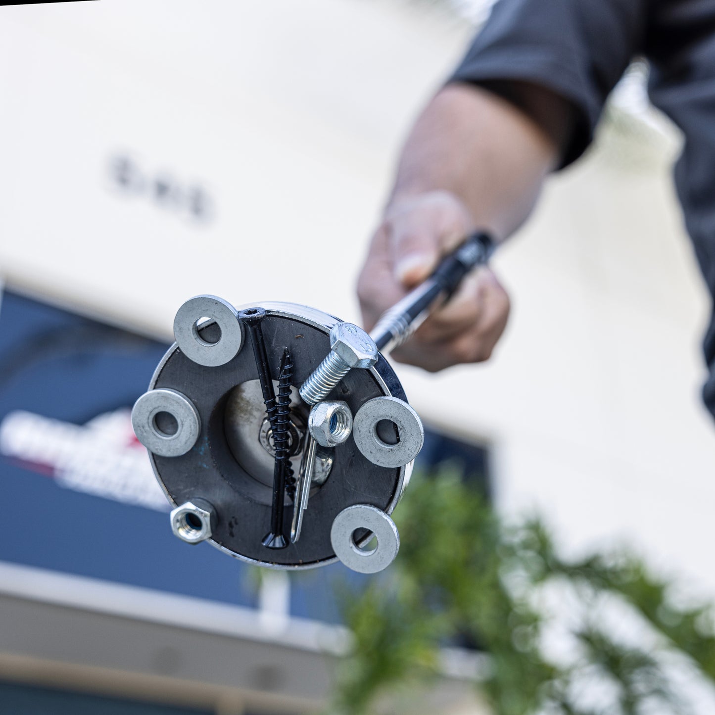 Heavy-Duty Magnetic Pickup Tool – 3.3” Magnet Head, Extendable Shaft