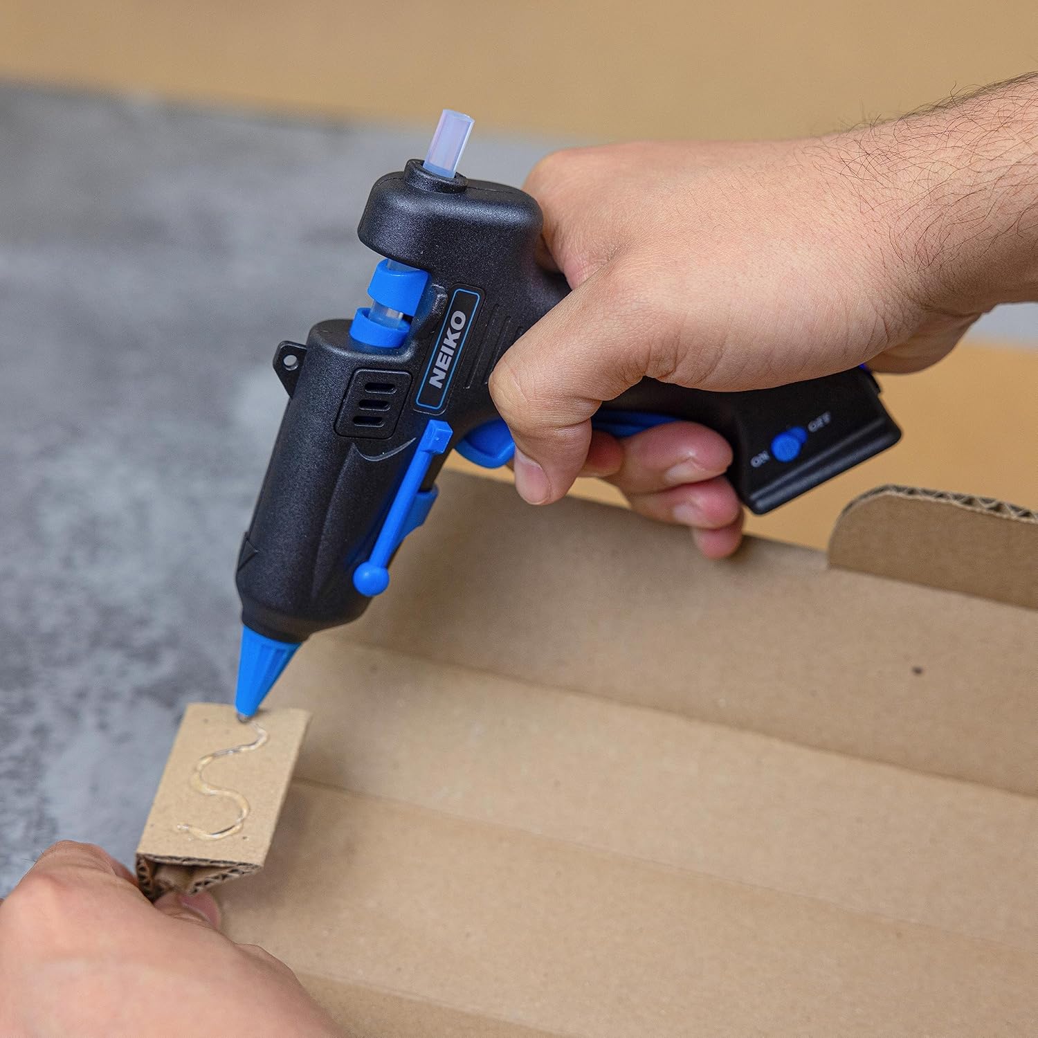 Cordless Mini Glue Gun – 15W Rechargeable, USB Charging