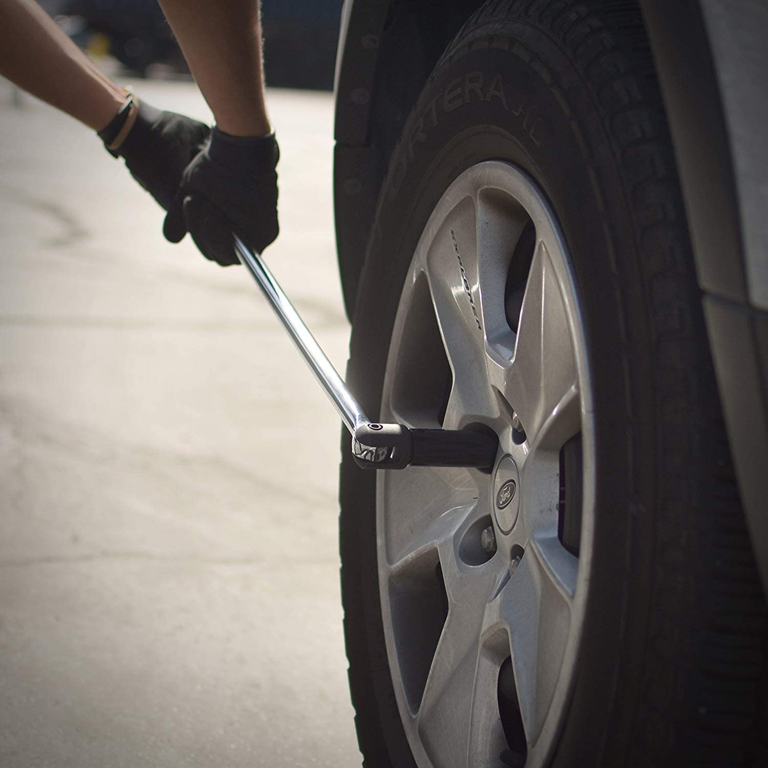 NEIKO 00206A 1/2" Breaker Bar, 1/2-Inch Drive 24-Inch Breaker Bar, Flex Head Chrome-Moly Cr-Mo, Lug Nut Wrench, Tire Bar, Cheater Bar